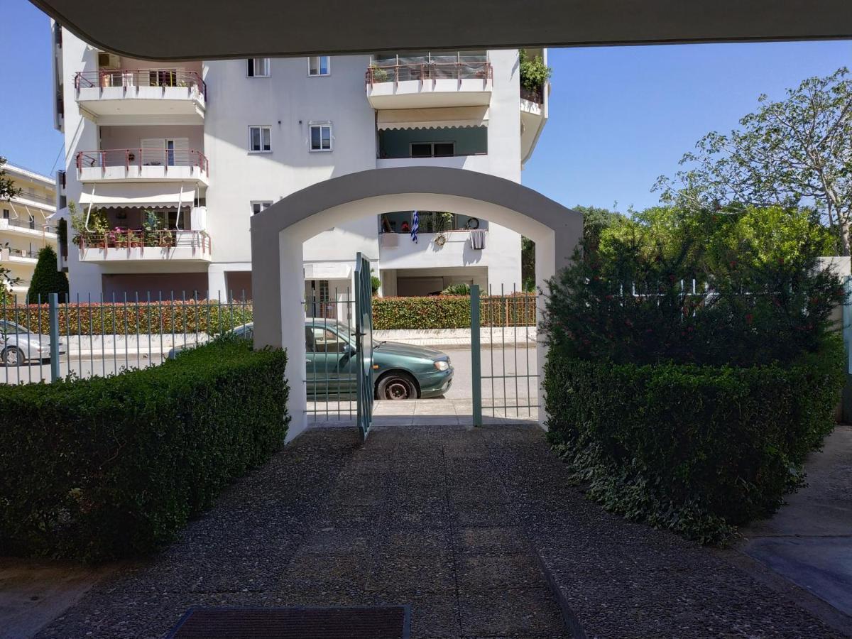 Thalia Apartment In Kalamata, 15' Walk From The City Center And The Beach Exterior foto
