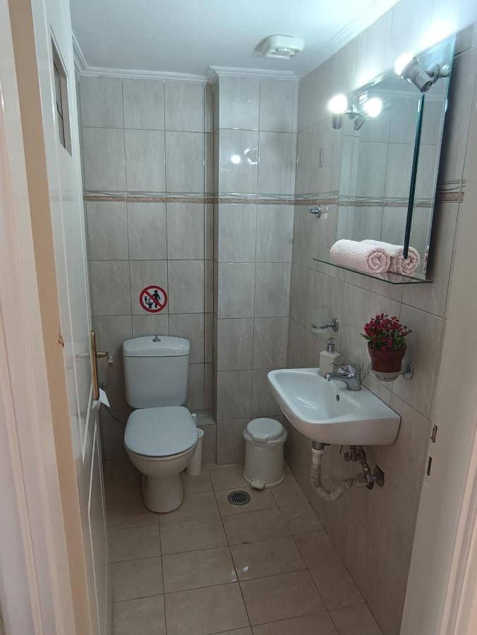 Thalia Apartment In Kalamata, 15' Walk From The City Center And The Beach Exterior foto