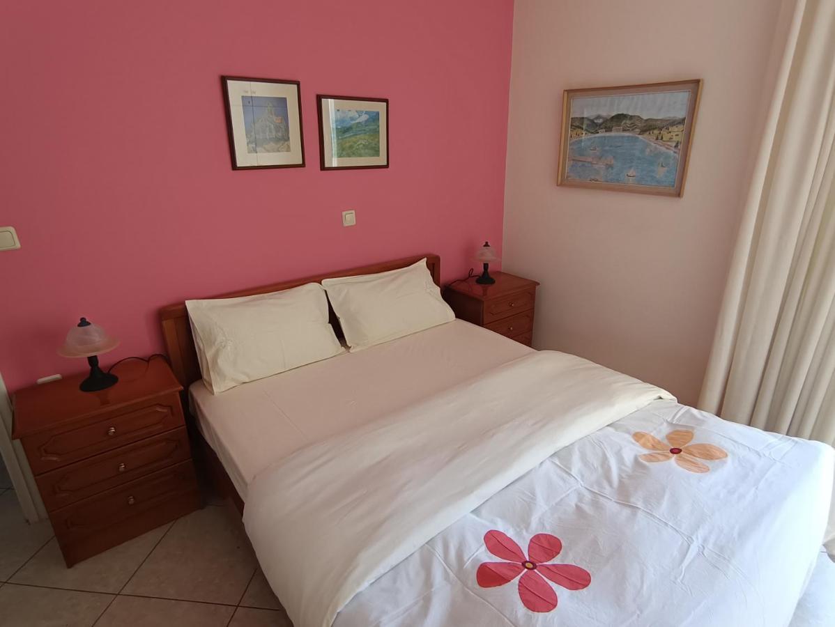 Thalia Apartment In Kalamata, 15' Walk From The City Center And The Beach Exterior foto